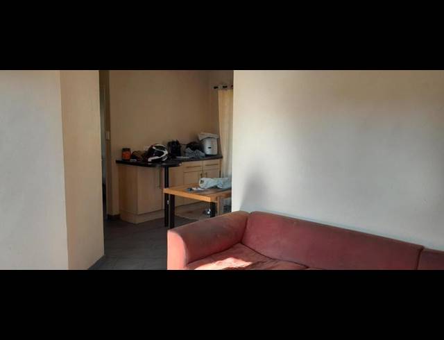 2 BEDROOM PROPERTY TO RENT IN ROOIHUISKRAAL NORTH